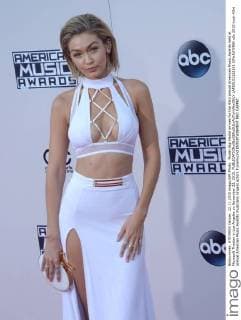 Model Gigi Hadid arrives for the 43rd annual American Music Awards held at Microsoft Theater in Los Angeles on November 22, 2015.  LAP20151122241 JIMxRUYMEN