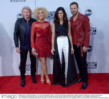 From left, Recording artists Philip Sweet, Kimberly Schlapman, Karen Fairchild and Jimi Westbrook of Little Big Town arrive for the 43rd annual American Music Awards held at Microsoft Theater in Los Angeles on November 22, 2015.  LAP20151122248 JIMxRUYMEN