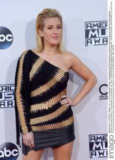 Recording artist Ellie Goulding arrives for the 43rd annual American Music Awards held at Microsoft Theater in Los Angeles on November 22, 2015.  LAP20151122294 JIMxRUYMEN