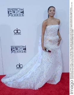 Actress Kat Graham arrives for the 43rd annual American Music Awards held at Microsoft Theater in Los Angeles on November 22, 2015.  LAP20151122340 JIMxRUYMEN
