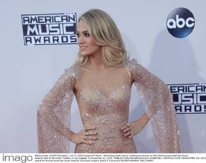 Recording artist Carrie Underwood arrives for the 43rd annual American Music Awards held at Microsoft Theater in Los Angeles on November 22, 2015.  LAP2015112238 JIMxRUYMEN
