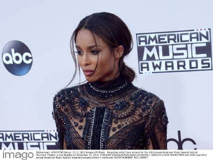 Recording artist Ciara arrives for the 43rd annual American Music Awards held at Microsoft Theater in Los Angeles on November 22, 2015.  LAP2015112254 JIMxRUYMEN
