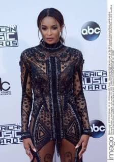 Recording artist Ciara arrives for the 43rd annual American Music Awards held at Microsoft Theater in Los Angeles on November 22, 2015.  LAP2015112257 JIMxRUYMEN