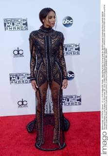 Recording artist Ciara arrives for the 43rd annual American Music Awards held at Microsoft Theater in Los Angeles on November 22, 2015.  LAP2015112260 JIMxRUYMEN