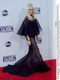 Recording artist Gwen Stefani arrives for the 43rd annual American Music Awards held at Microsoft Theater in Los Angeles on November 22, 2015.  LAP2015112271 JIMxRUYMEN