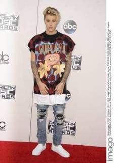 Justin Bieber AMERICAN MUSIC AWARDS: ARRIVALS Los Angeles  Patrick Rideaux PicturePerfect