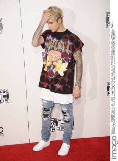 Justin Bieber AMERICAN MUSIC AWARDS: ARRIVALS Los Angeles  Patrick Rideaux PicturePerfect