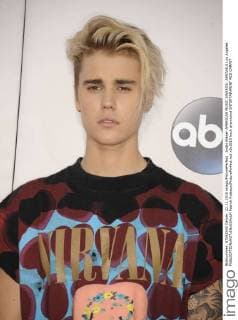 Justin Bieber AMERICAN MUSIC AWARDS: ARRIVALS Los Angeles  Patrick Rideaux PicturePerfect