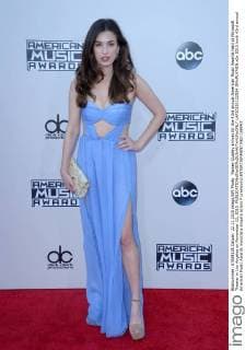 Rainey Qualley arrives for the 43rd annual American Music Awards held at Microsoft Theater in Los Angeles on November 22, 2015.  LAP20151122554 JIMxRUYMEN