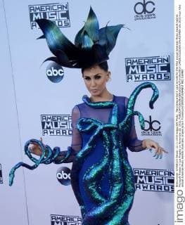 Recording artist Z LaLa arrives for the 43rd annual American Music Awards held at Microsoft Theater in Los Angeles on November 22, 2015.  LAP20151122508 JIMxRUYMEN