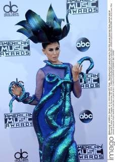 Recording artist Z LaLa arrives for the 43rd annual American Music Awards held at Microsoft Theater in Los Angeles on November 22, 2015.  LAP20151122510 JIMxRUYMEN