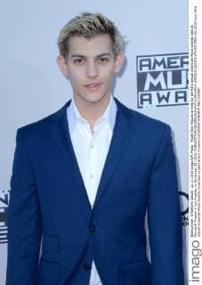 Model Nick Hissom arrives for the 43rd annual American Music Awards held at Microsoft Theater in Los Angeles on November 22, 2015.  LAP20151122562 JIMxRUYMEN