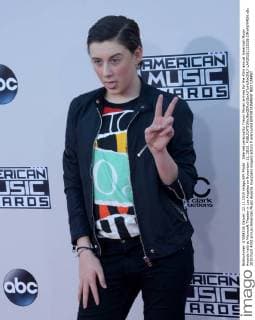 Internet personality Trevor Moran arrives for the 43rd annual American Music Awards held at Microsoft Theater in Los Angeles on November 22, 2015.  LAP20151122536 JIMxRUYMEN