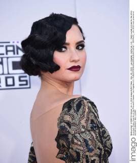 Nov. 22, 2015 - Los Angeles, California, U.S. - Demi Lovato arrives for the 2015 American Music Awards at the Microsoft theater. Los Angeles U.S. - ZUMAo05_