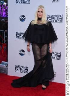 Nov. 22, 2015 - Los Angeles, California, U.S. - Gwen Stefani arrives for the 2015 American Music Awards at the Microsoft theater. Los Angeles U.S. - ZUMAo05_