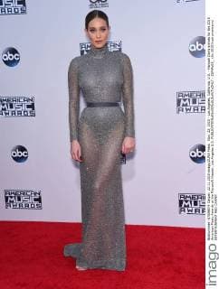 Nov. 22, 2015 - Los Angeles, California, U.S. - Hannah Davis arrives for the 2015 American Music Awards at the Microsoft theater. Los Angeles U.S. - ZUMAo05_