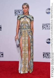 Nov. 22, 2015 - Los Angeles, California, U.S. - Julianne Hough arrives for the 2015 American Music Awards at the Microsoft theater. Los Angeles U.S. - ZUMAo05_