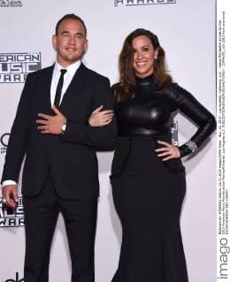 Nov. 22, 2015 - Los Angeles, California, U.S. - Alanis Morissette arrives for the 2015 American Music Awards at the Microsoft theater. Los Angeles U.S. - ZUMAo05_