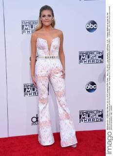 Nov. 22, 2015 - Los Angeles, California, U.S. - Kelsea Ballerini arrives for the 2015 American Music Awards at the Microsoft theater. Los Angeles U.S. - ZUMAo05_