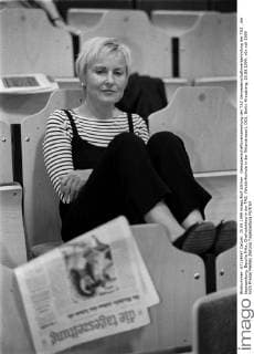 Genossenschaftsversammlung der TAZ Genossenschaftsversammlung der TAZ , die tageszeitung, Bascha Mika, Chefredakteurin der TAZ, (Waldorfschule in der Ritterstrasse), DEU, Berlin-Kreuzberg, 25.09.1999;