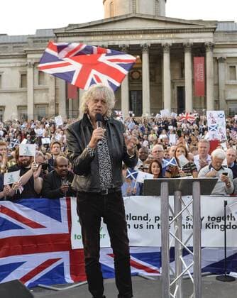 Sept. 15, 2014 - (c London, UK. An informal rally by the Lets Stay Together campaign to promote unity of the UK in the run up the Scottish Indepence referendum on Thursday. Passionate speeches were made by such personalities as Dan Snow, Al Murray, Sir Bob Geldorf and Eddie Izzard. Photo credit Simon Ford LNP  - ZUMAl94