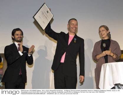Wolfgang Tillmans erhält Hasseblad Award in Göteborg Göteborg Sweden 2015-11-30 Hasselblad award 2015 HRH Prince Carl Philip presents Hasseblad award 2015 to Wolfgang Tillmans from Germany KOD 0300003  - KP0300003