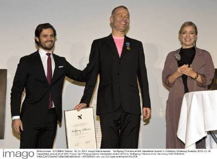 Wolfgang Tillmans erhält Hasseblad Award in Göteborg Göteborg Sweden 2015-11-30 Hasselblad award 2015 HRH Prince Carl Philip presents Hasseblad award 2015 to Wolfgang Tillmans from Germany KOD 0300003  - KP0300003