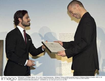 Wolfgang Tillmans erhält Hasseblad Award in Göteborg Göteborg Sweden 2015-11-30 Hasselblad award 2015 HRH Prince Carl Philip presents Hasseblad award 2015 to Wolfgang Tillmans from Germany KOD 0300003  - KP0300003