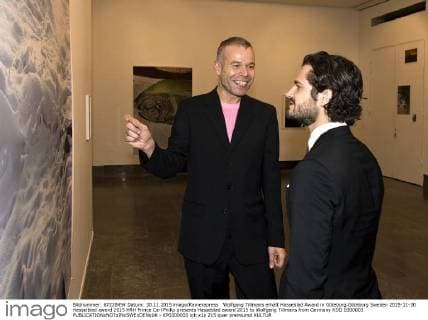 Wolfgang Tillmans erhält Hasseblad Award in Göteborg Göteborg Sweden 2015-11-30 Hasselblad award 2015 HRH Prince Carl Philip presents Hasseblad award 2015 to Wolfgang Tillmans from Germany KOD 0300003  - KP0300003