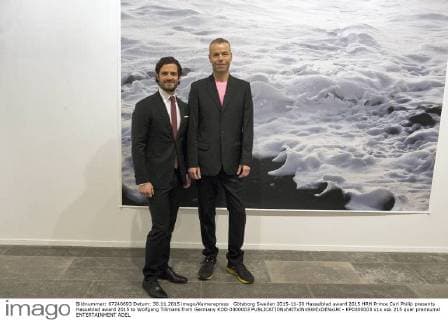 Göteborg Sweden 2015-11-30 Hasselblad award 2015 HRH Prince Carl Philip presents Hasseblad award 2015 to Wolfgang Tillmans from Germany KOD 0300003  - KP0300003