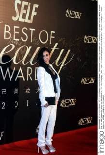 SHANGHAI, CHINA - NOVEMBER 30: (CHINA OUT) Actress Cecilia Cheung attends the Self Best of Beauty Award on November 30, 2015 in Shanghai, China.  CFP476574879