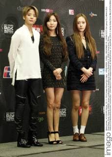 HONG KONG, CHINA - DECEMBER 02: (CHINA OUT) Girl group f(x) attend 2015 Mnet Asian Music Awards (MAMA) press conference at AsiaWorld-Expo on December 2, 2015 in Hong Kong, China.  CFP476633237