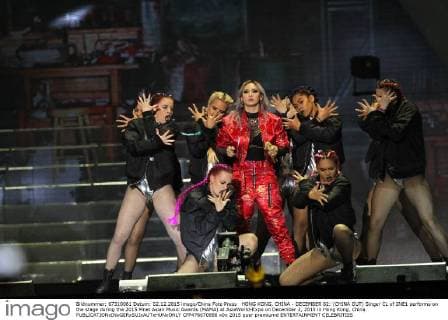 HONG KONG, CHINA - DECEMBER 02: (CHINA OUT) Singer CL of 2NE1 performs on the stage during the 2015 Mnet Asian Music Awards (MAMA) at AsiaWorld-Expo on December 2, 2015 in Hong Kong, China.  CFP476670888