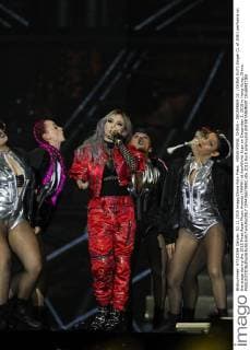 HONG KONG, CHINA - DECEMBER 02: (CHINA OUT) Singer CL of 2NE1 performs on the stage during the 2015 Mnet Asian Music Awards (MAMA) at AsiaWorld-Expo on December 2, 2015 in Hong Kong, China.  CFP476670891