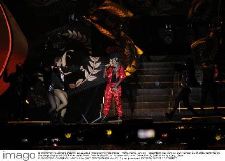 HONG KONG, CHINA - DECEMBER 02: (CHINA OUT) Singer CL of 2NE1 performs on the stage during the 2015 Mnet Asian Music Awards (MAMA) at AsiaWorld-Expo on December 2, 2015 in Hong Kong, China.  CFP476670904