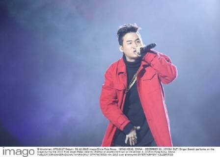 HONG KONG, CHINA - DECEMBER 02: (CHINA OUT) Singer Basick performs on the stage during the 2015 Mnet Asian Music Awards (MAMA) at AsiaWorld-Expo on December 2, 2015 in Hong Kong, China.  CFP476670926