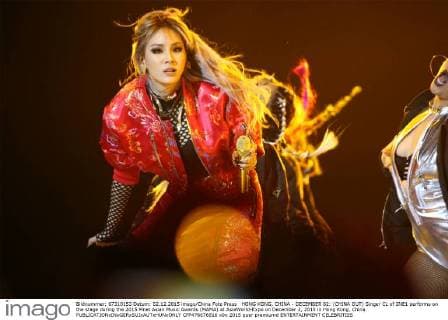 HONG KONG, CHINA - DECEMBER 02: (CHINA OUT) Singer CL of 2NE1 performs on the stage during the 2015 Mnet Asian Music Awards (MAMA) at AsiaWorld-Expo on December 2, 2015 in Hong Kong, China.  CFP476676816