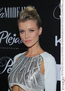 Joanna Krupa in Poland Joanna Krupa attends Robert Kupisz (Polish designer) Fashion Show on December 2, 2015 in Warsaw, Poland. EN_01194519_0395 