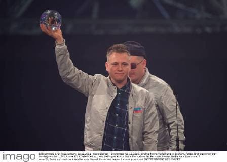 Donnerstag 03.12.2015, Einslive Krone Verleihung in Bochum, Fettes Brot gewinnen den Sonderpreis der 1LIVE Krone 2015 DeFodi001