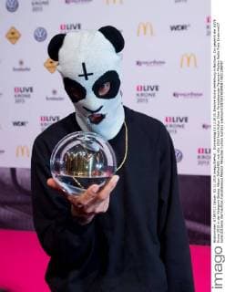 Donnerstag 03.12.2015, Einslive Krone Verleihung in Bochum, Cro gewinnt die 1LIVE Krone 2015 in der Kategorie Bestes Album DeFodi001
