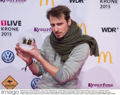 Donnerstag 03.12.2015, Einslive Krone Verleihung in Bochum, Alligatoah (Lukas Strobel) gewinnt die 1LIVE Krone 2015 in der Kategorie Bester Hip Hop-Act DeFodi001
