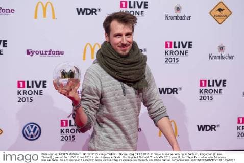 Donnerstag 03.12.2015, Einslive Krone Verleihung in Bochum, Alligatoah (Lukas Strobel) gewinnt die 1LIVE Krone 2015 in der Kategorie Bester Hip Hop-Act DeFodi001