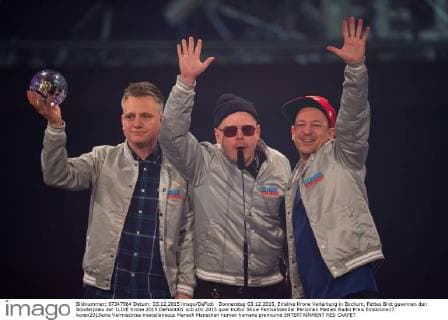 Donnerstag 03.12.2015, Einslive Krone Verleihung in Bochum, Fettes Brot gewinnen den Sonderpreis der 1LIVE Krone 2015 DeFodi001