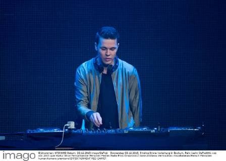 Donnerstag 03.12.2015, Einslive Krone Verleihung in Bochum, Felix Jaehn DeFodi001