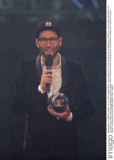 Donnerstag 03.12.2015, Einslive Krone Verleihung in Bochum, Simon Beek DeFodi001