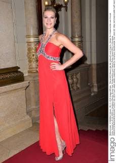 Maria Höfl-Riesch bei der Ankunft zum Charity Dinner für Kinderrechte vom Future Policy Award am 8.12.2015 in Hamburg Charity Dinner fuer Kinderrechte vom Future Policy Award 2015 in Hamburg 