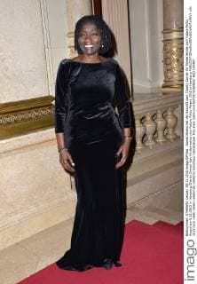 Auma Obama bei der Ankunft zum Charity Dinner für Kinderrechte vom Future Policy Award am 8.12.2015 in Hamburg Charity Dinner fuer Kinderrechte vom Future Policy Award 2015 in Hamburg 