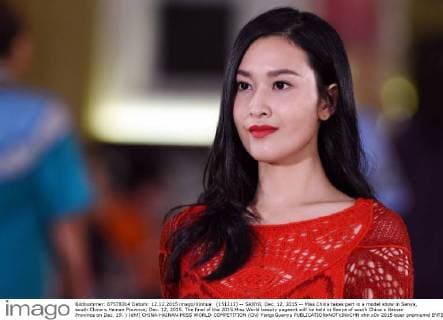 (151212) -- SANYA, Dec. 12, 2015 -- Miss China takes part in a model show in Sanya, south China s Hainan Province, Dec. 12, 2015. The final of the 2015 Miss World beauty pageant will he held in Sanya of south China s Hainan Province on Dec. 19. ) (dhf) CHINA-HAINAN-MISS WORLD-COMPETITION (CN) YangxGuanyu 