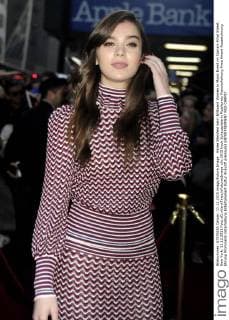 Hailee Steinfeld beim Billboard Women in Music Event im Cipriani 42nd Street. New York, 12.12.2015 Foto:xD.xVanxTinex xFuturexImage