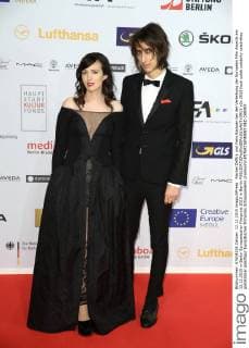 Rachel Zeffira und Faris Badwan bei der Verleihung der European Film Awards am 12.12.2015 in Berlin Europaeischer Filmpreis 2015 in Berlin 